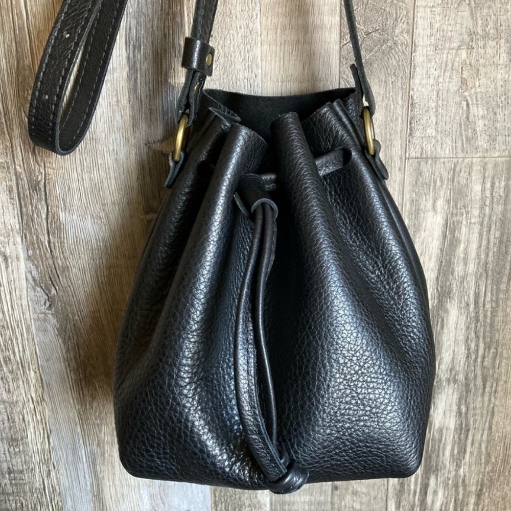 Portland Leather Black Pebbled Leather Bucket Bag - Picture 5 of 10
